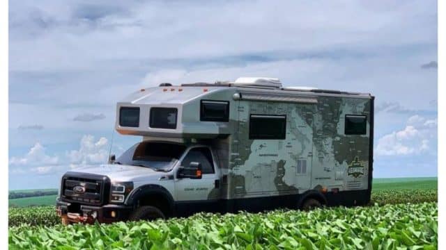 Ford F4000 4x4 da Fábrica Victória Motorhomes