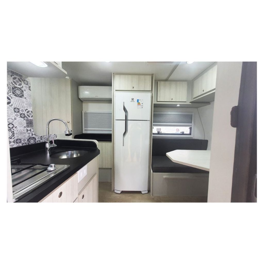 Design interno trailer fabricante Grand Trailer
