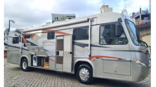 Motorhome em Ônibus Mercedes Benz da Empresa MP Motorhomes